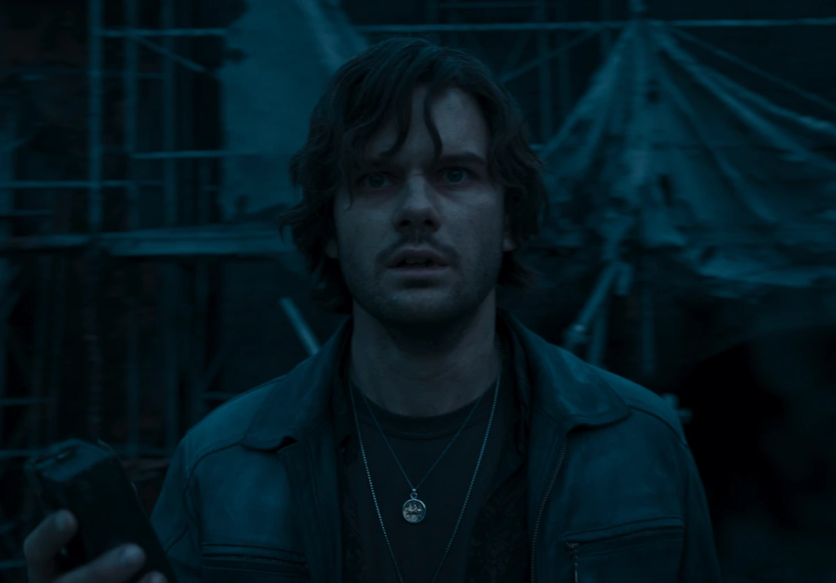 James Finds the Radio in Return to Silent Hill