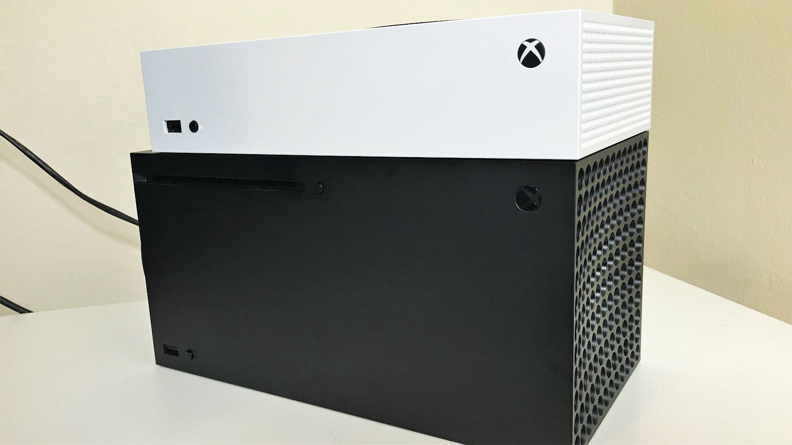 Xbox Series X-Series S Size Comparison